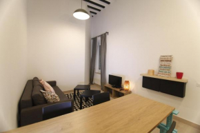 Preciosa Oportunidad, Junto a Playa y Teatro Falla